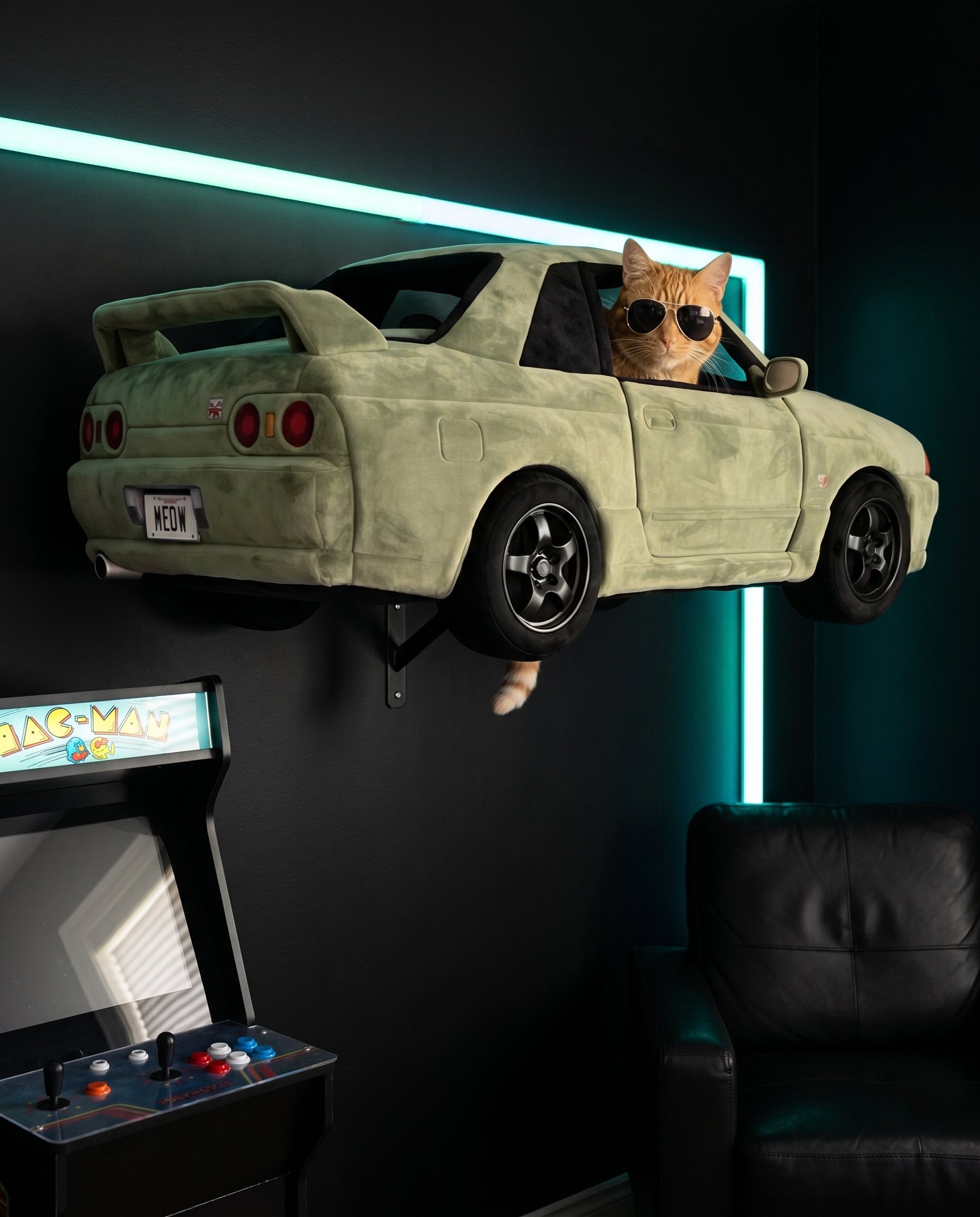 Sage coupé cat bed